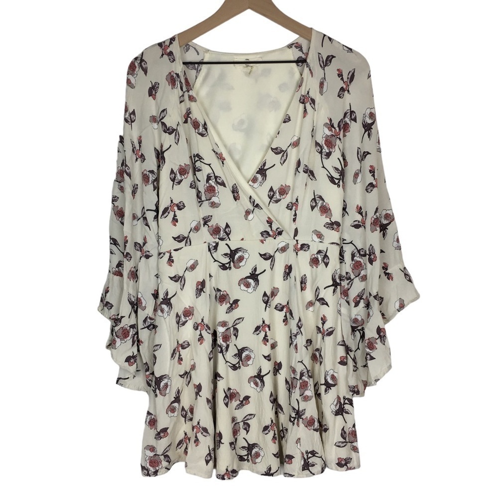 ENTRO Mini Dress Bell Flutter Sleeve Boho Peasant Surplice Deep V Neck Medium